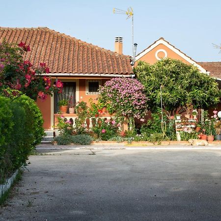 Rose Garden Villa Melikia ภายนอก รูปภาพ